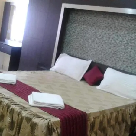 Hotel Barbareek Shillong Exterior photo